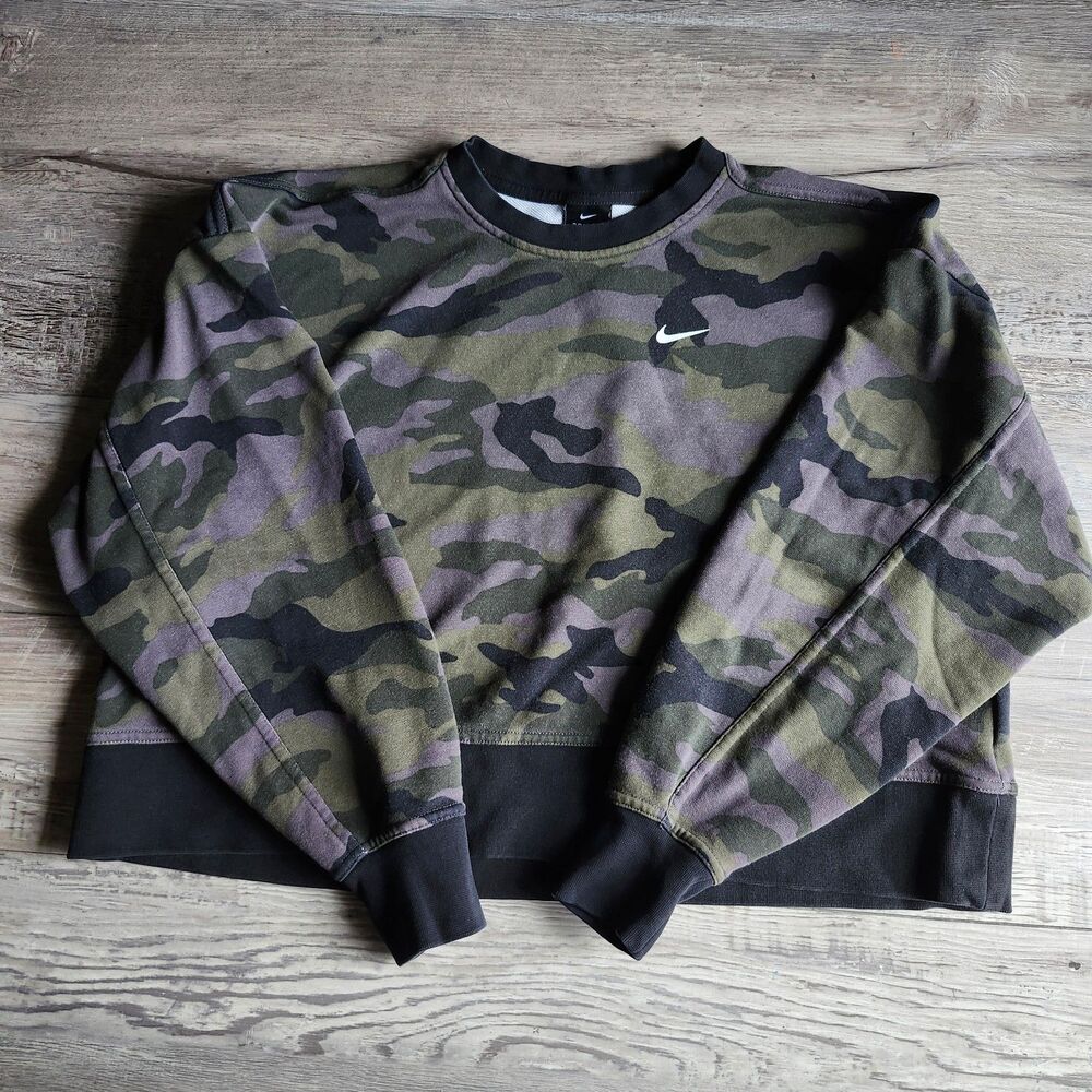(M) Nike crewneck